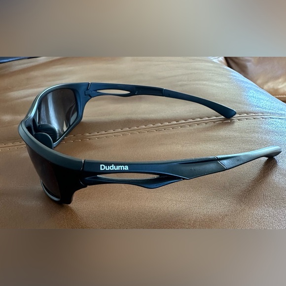 Duduma Polarized Sports Sunglasses - Picture 7 of 9